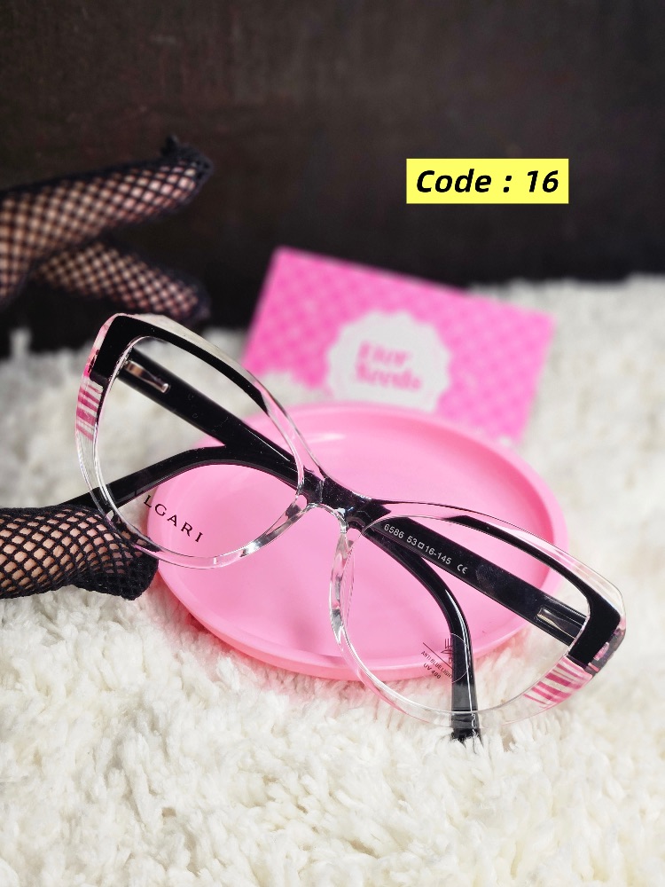 Rounded cateye glasses