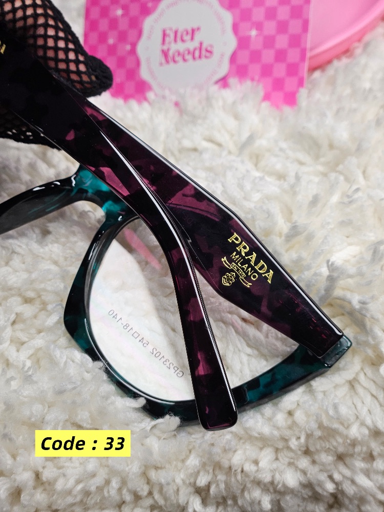 Geometrical bold frame — Green