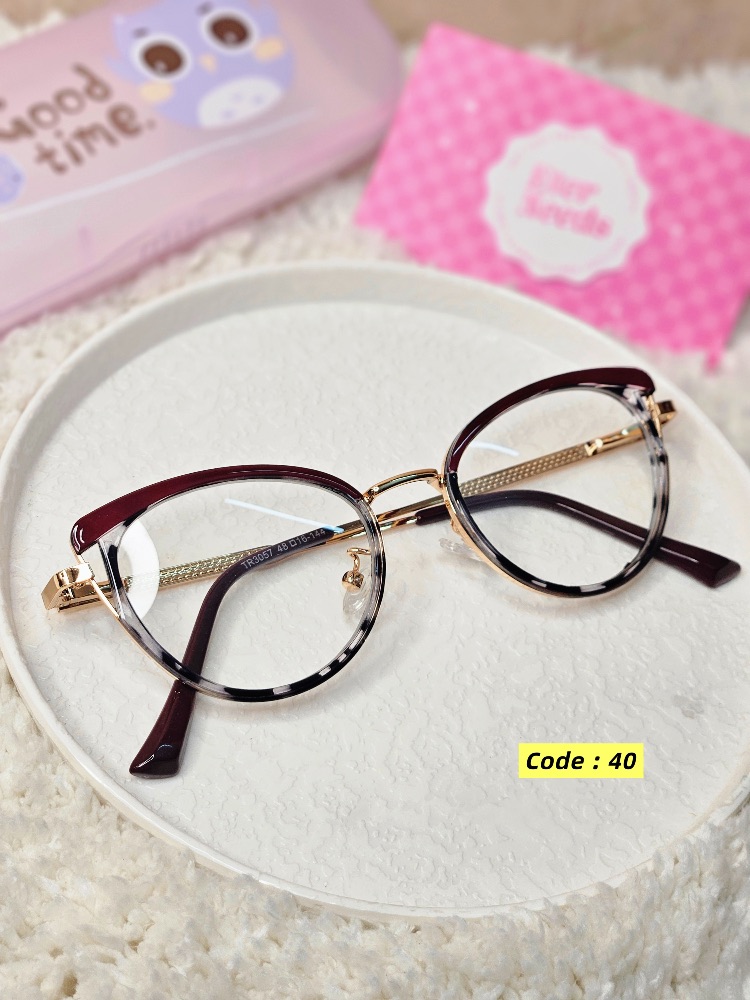 Half- round classic glasses — Maroon